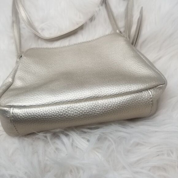 Kenneth Cole Reaction Faux Leather Crossbody Bag. - Picture 4 of 14